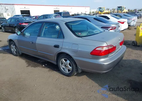 2000 Honda Accord Ex из США, поврежденный, VIN 1HGCG1658YA017797